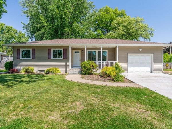 611 W 6TH, Wilton, IA 52778