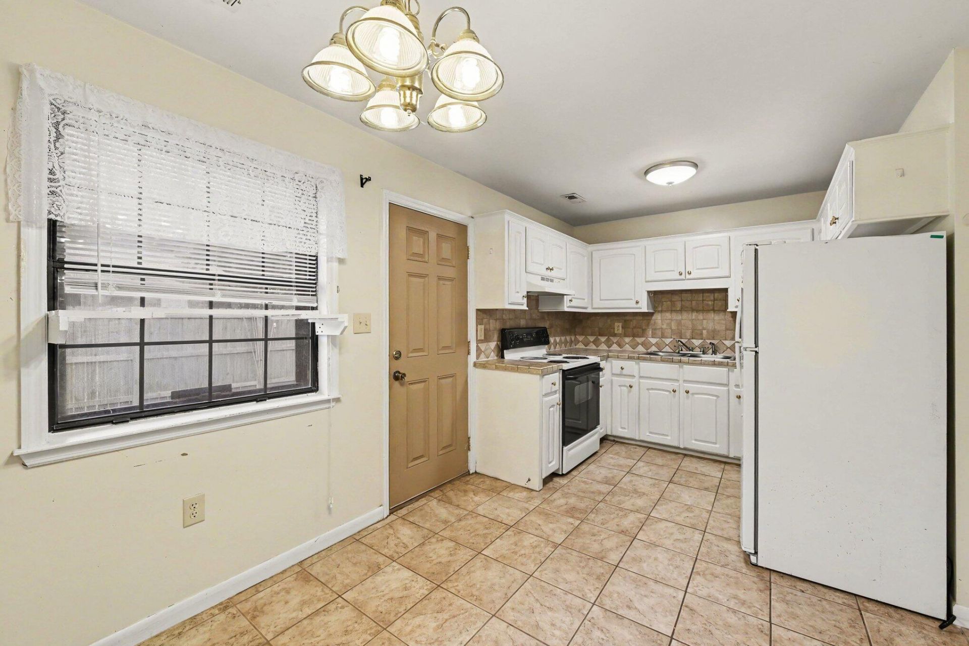 7915 Cider Court Photo 8