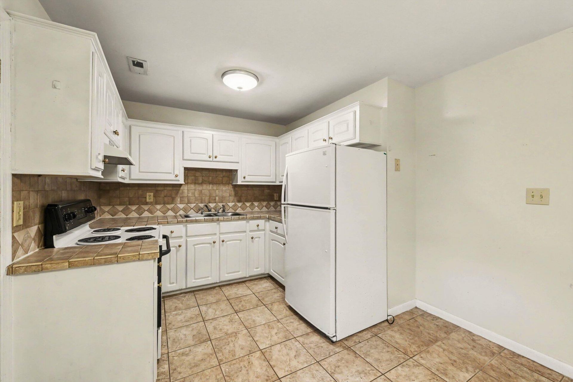 7915 Cider Court Photo 9