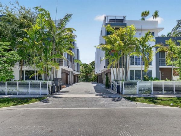 700 NE 14th Ave, Unit 311, Fort Lauderdale, FL 33304