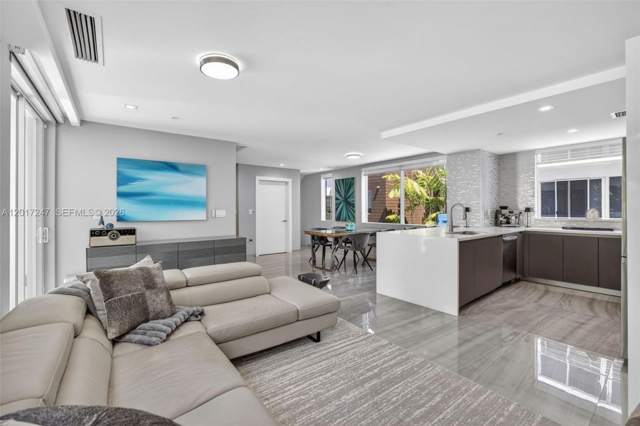 700 NE 14th Ave, Unit 311, Fort Lauderdale, FL 33304 Photo
