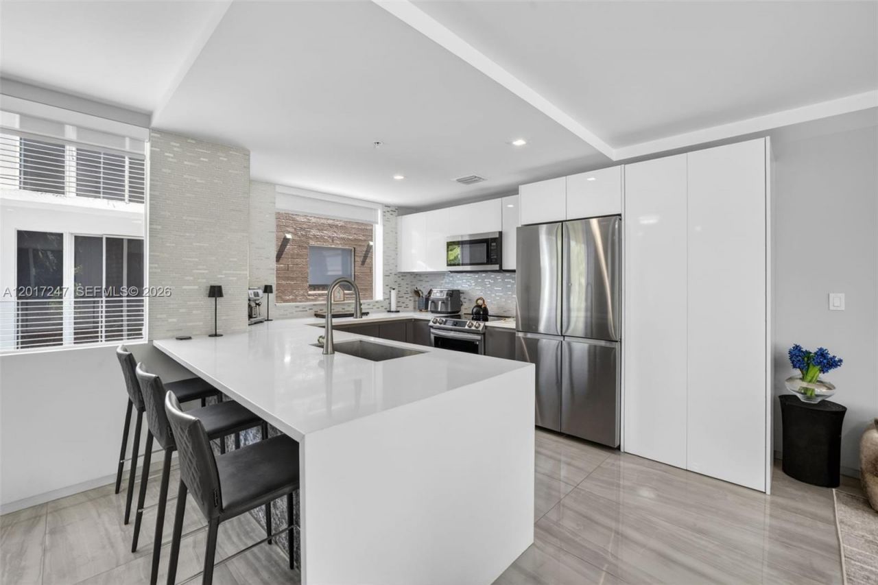 700 NE 14th Ave, Unit 311, Fort Lauderdale, FL 33304 Photo