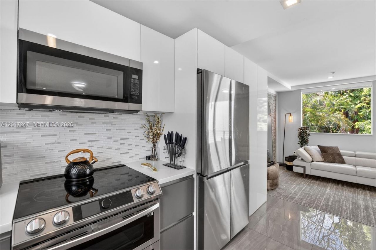 700 NE 14th Ave, Unit 311, Fort Lauderdale, FL 33304 Photo
