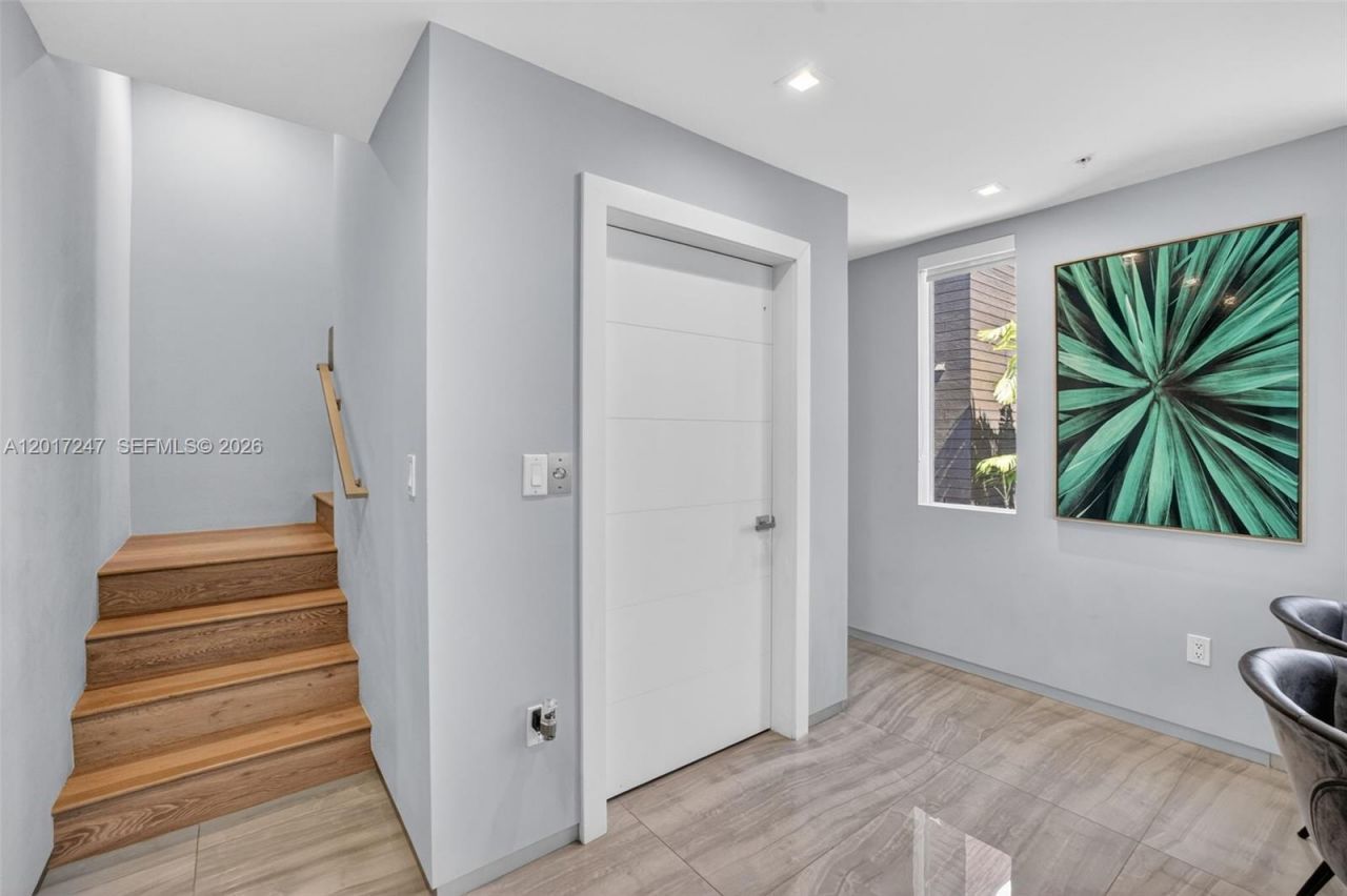 700 NE 14th Ave, Unit 311, Fort Lauderdale, FL 33304 Photo