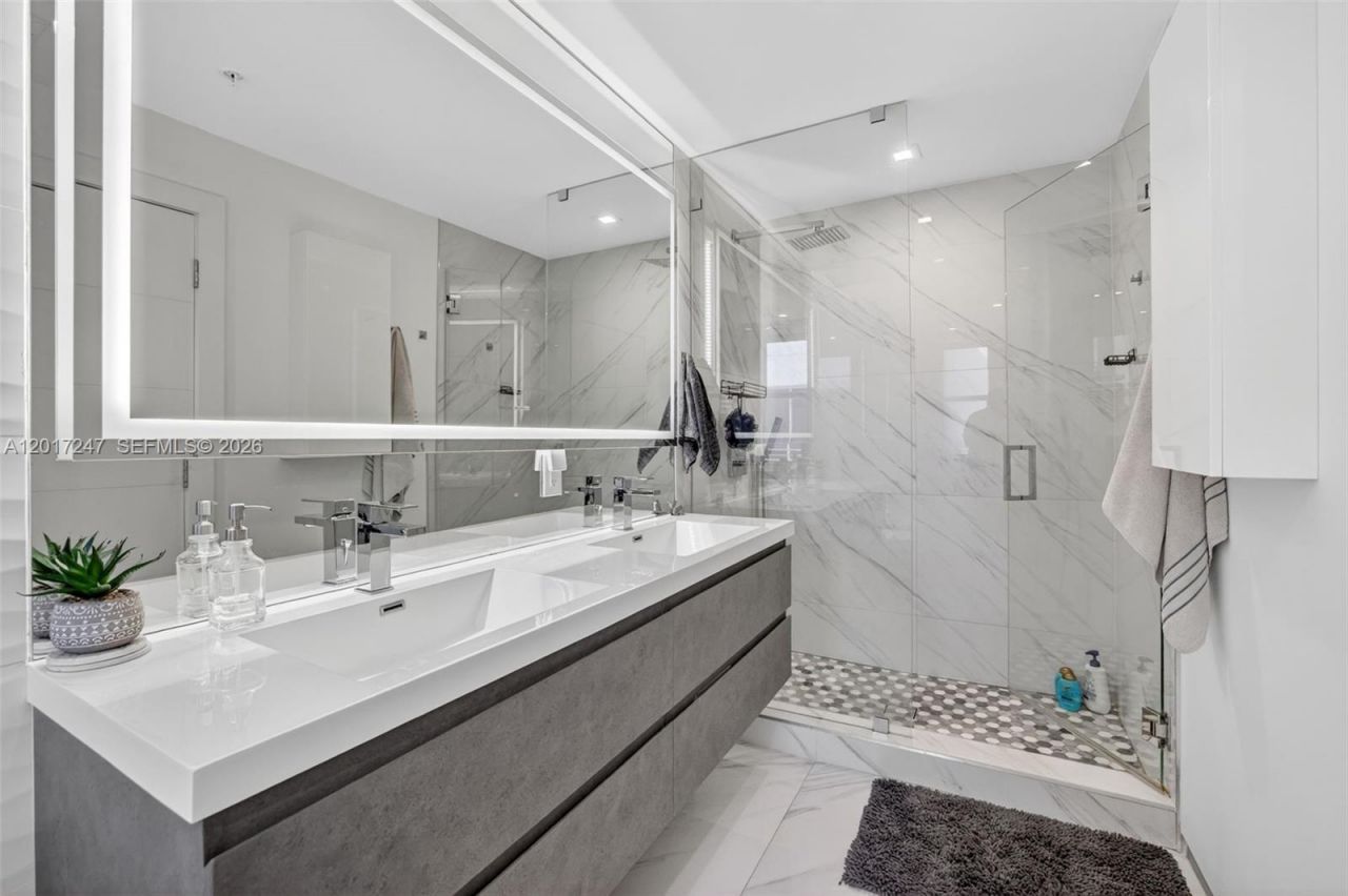 700 NE 14th Ave, Unit 311, Fort Lauderdale, FL 33304 Photo