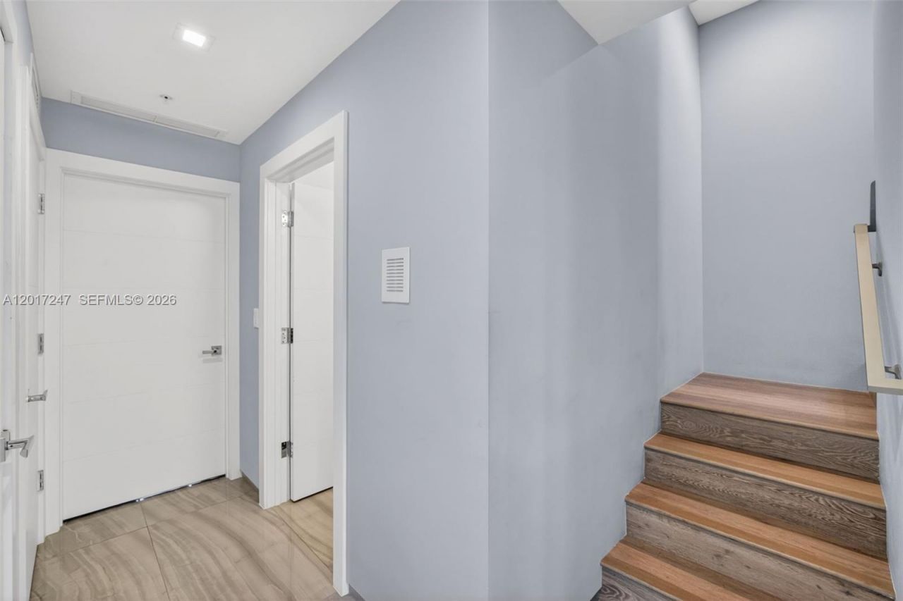700 NE 14th Ave, Unit 311, Fort Lauderdale, FL 33304 Photo