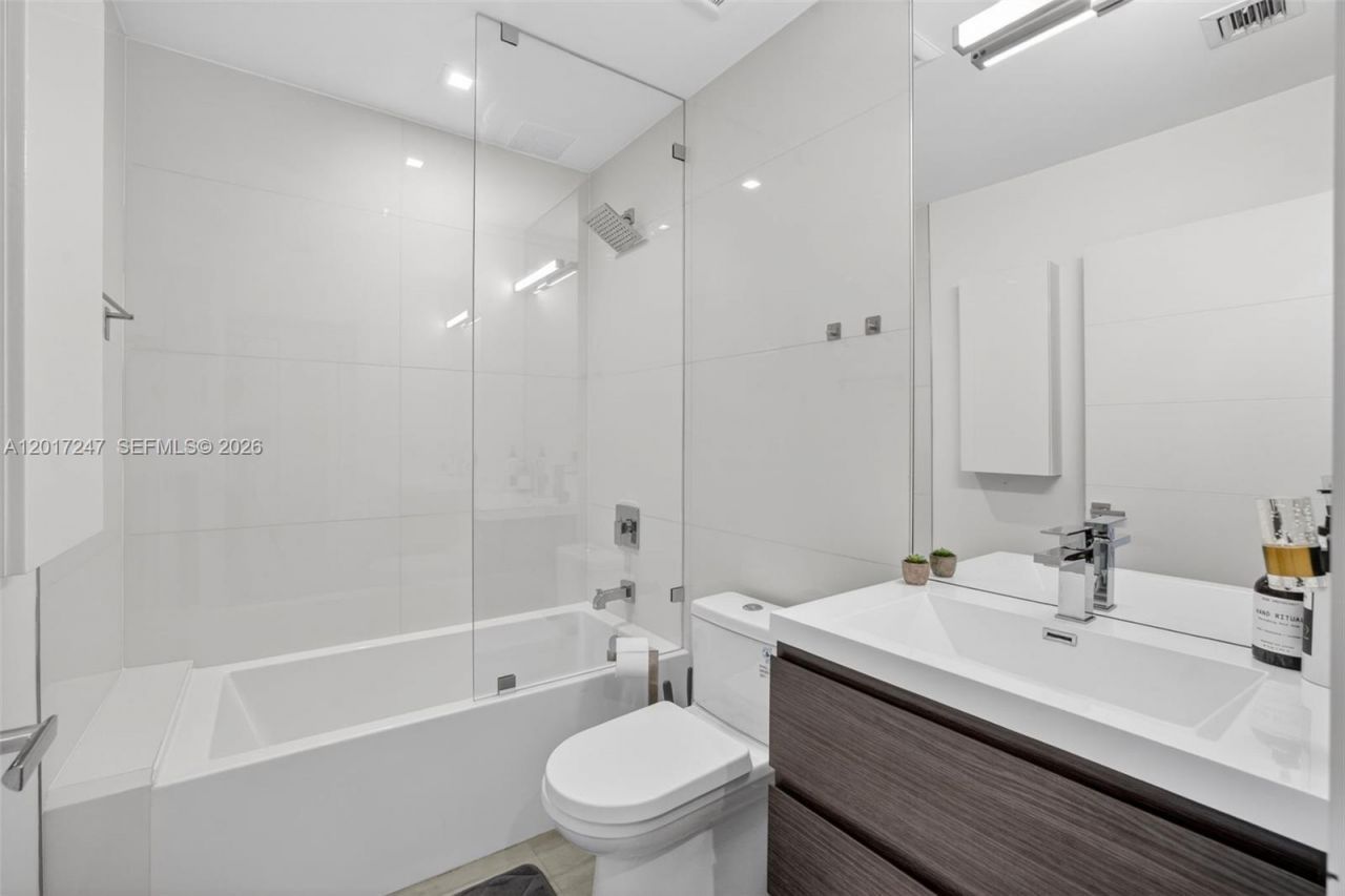 700 NE 14th Ave, Unit 311, Fort Lauderdale, FL 33304 Photo