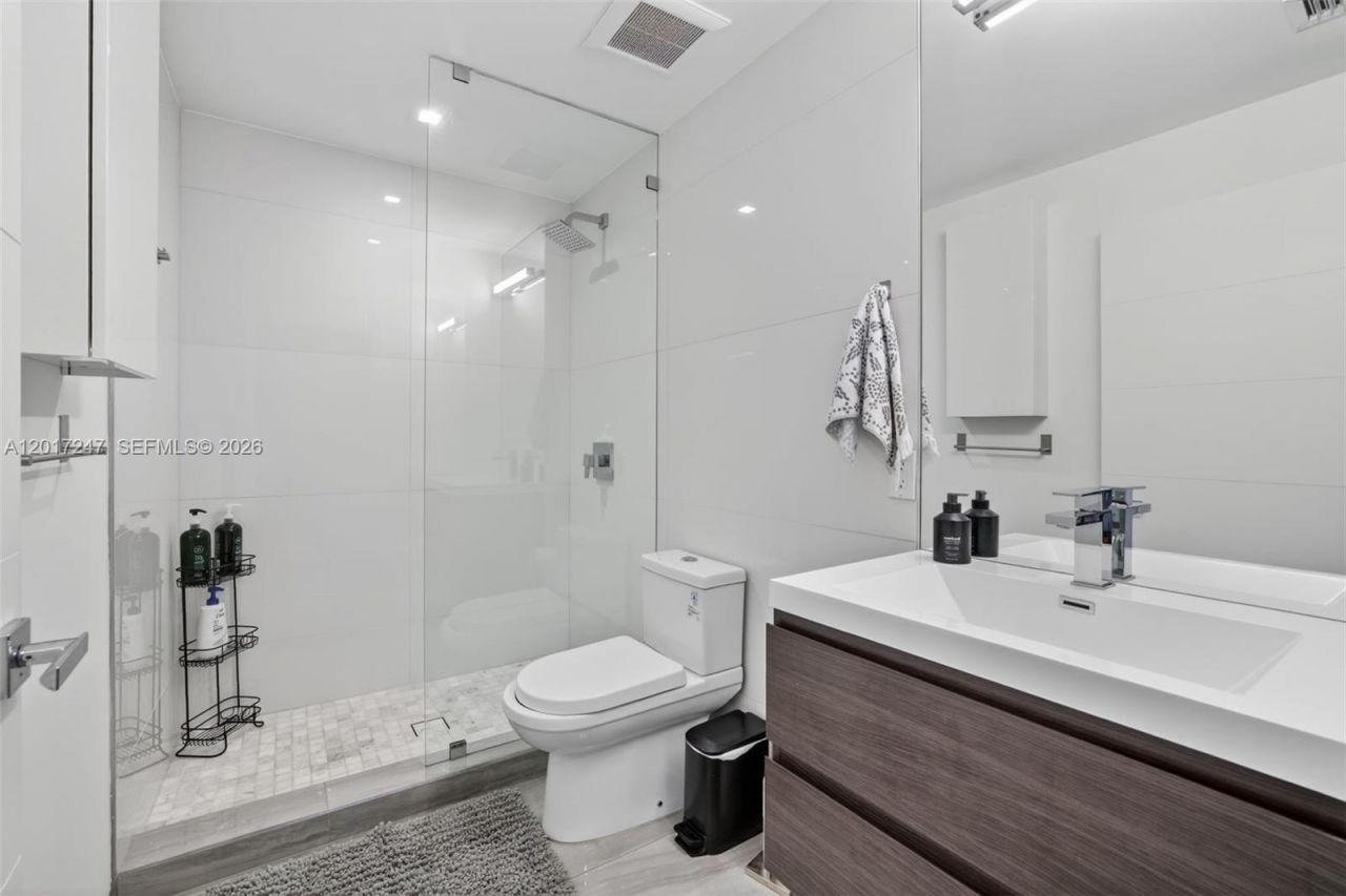 700 NE 14th Ave, Unit 311, Fort Lauderdale, FL 33304 Photo