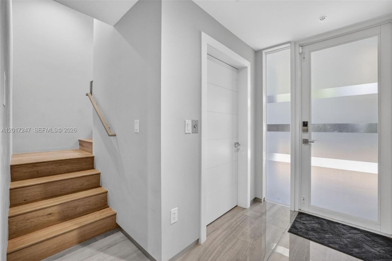 700 NE 14th Ave, Unit 311, Fort Lauderdale, FL 33304 Photo