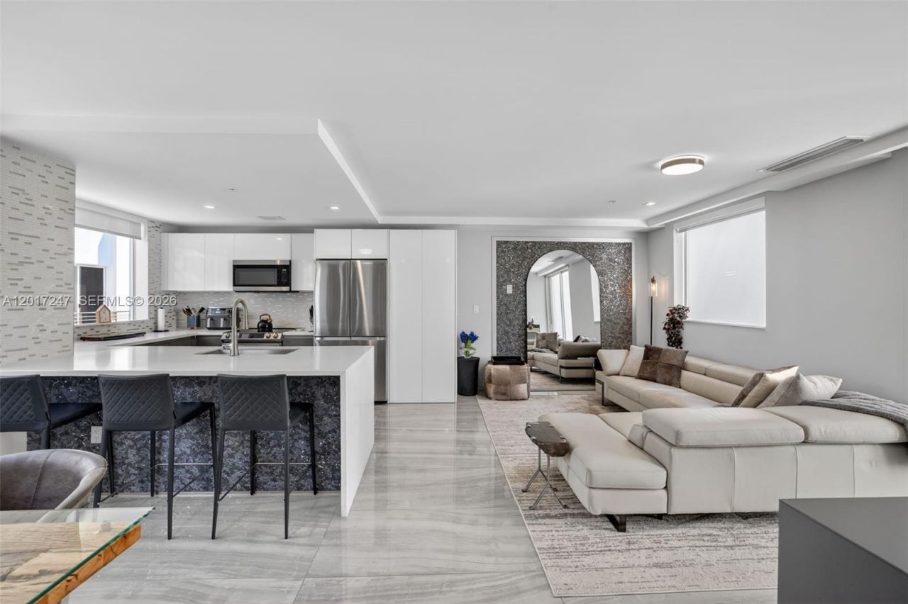 700 NE 14th Ave, Unit 311, Fort Lauderdale, FL 33304 Photo