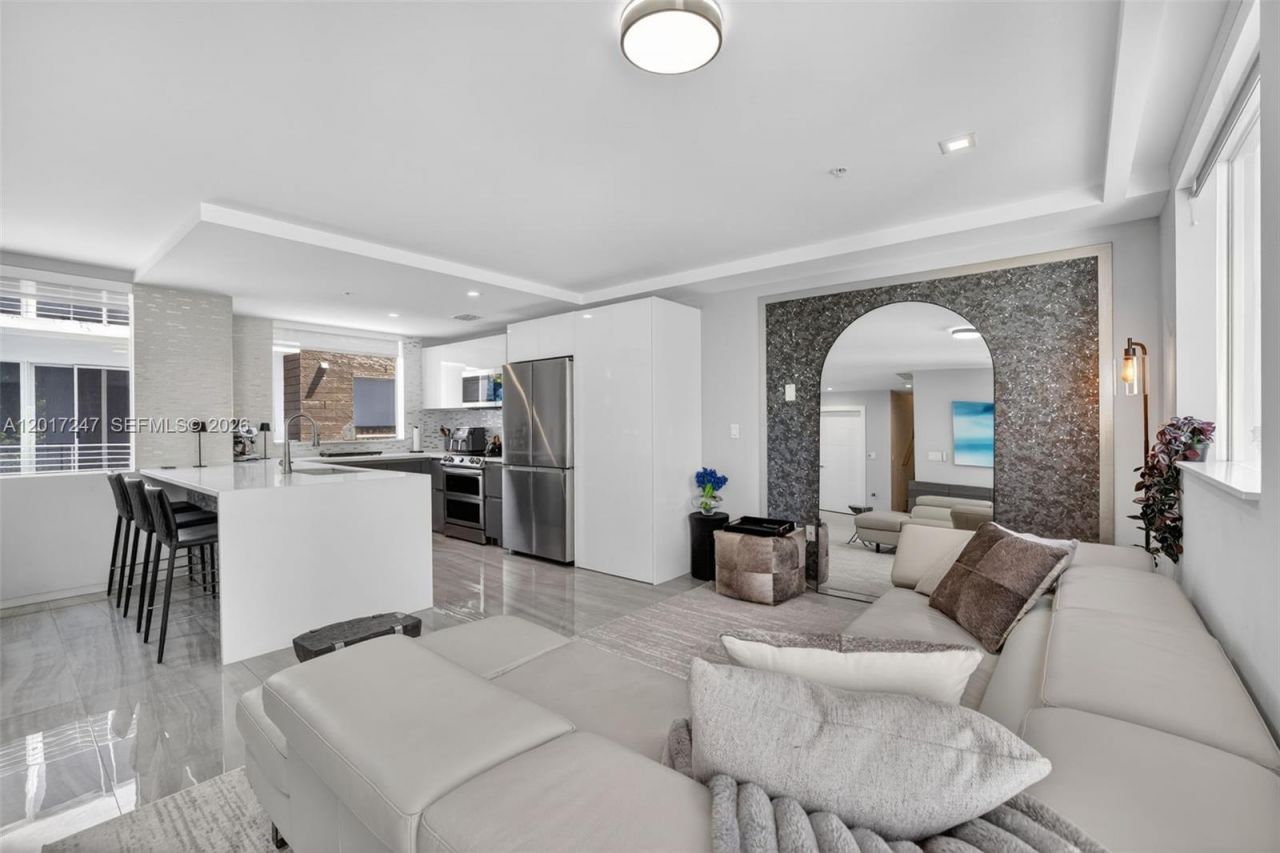 700 NE 14th Ave, Unit 311, Fort Lauderdale, FL 33304 Photo