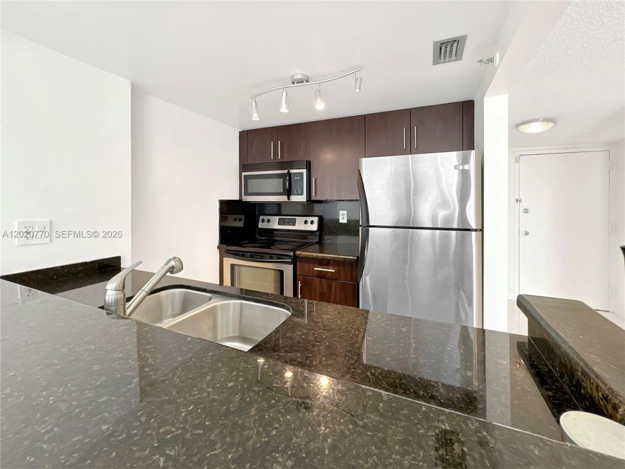 850 N Miami Ave , Unit W-1903, Miami, FL 33136 Photo