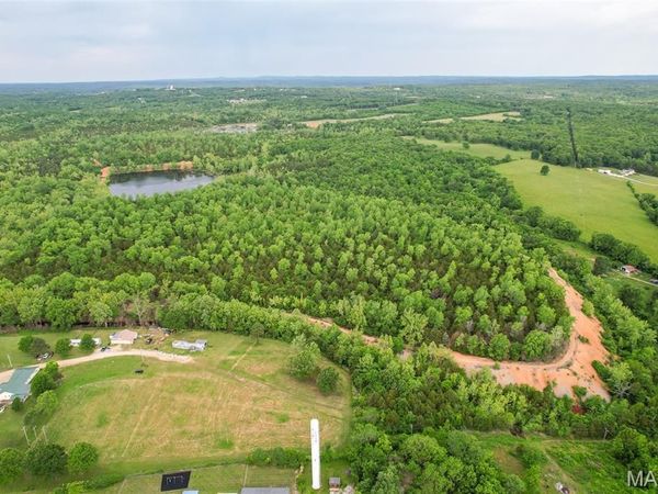000 Warden Lake Drive , Mineral Point, MO 63660