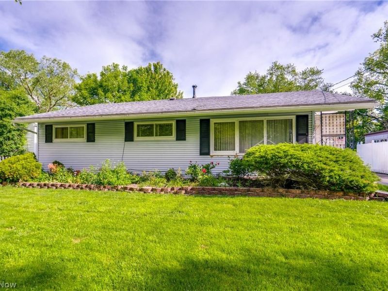 1793 Wakefield Drive, Akron, OH 44320 Photo 2