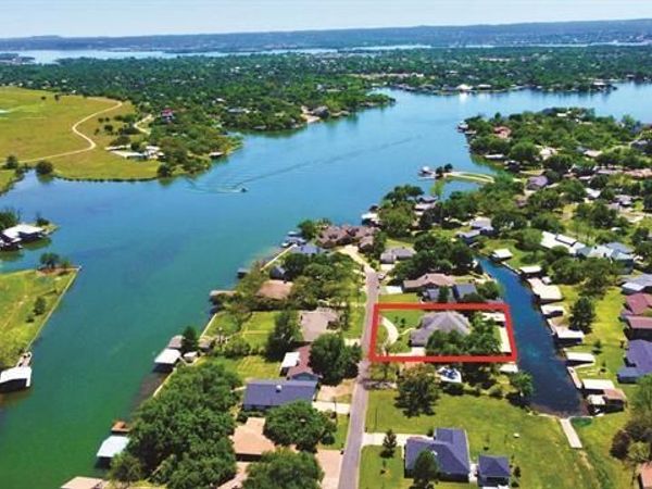 307 E Pheasant RD, Highland Haven, TX 78654