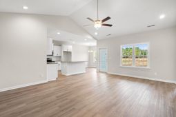 1142 W Business 9  photo 4