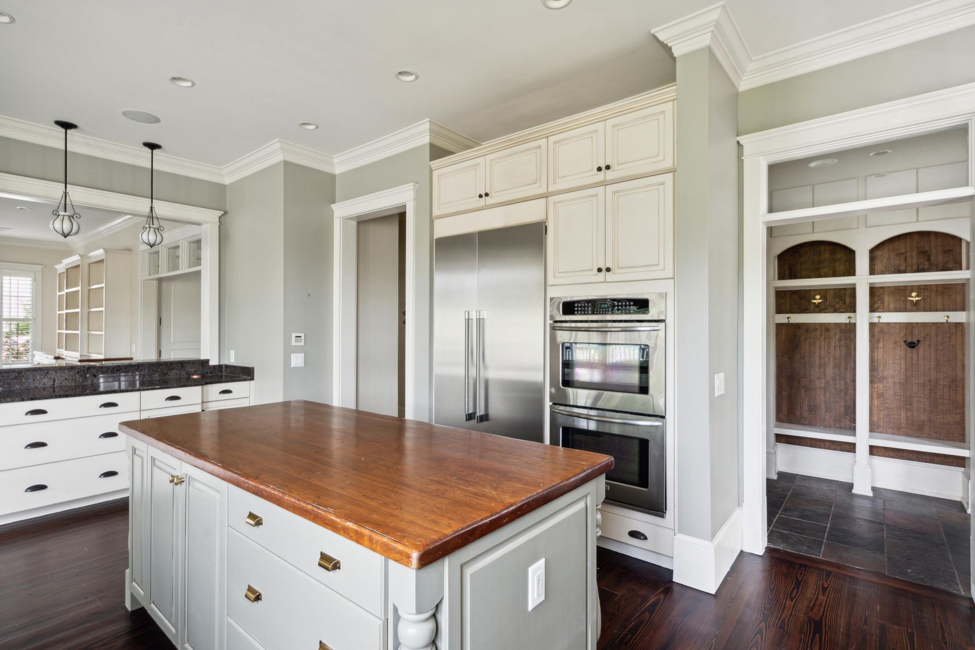 221 King George Street Photo 32