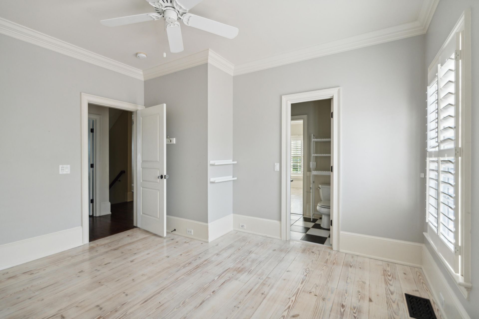 221 King George Street Photo 48