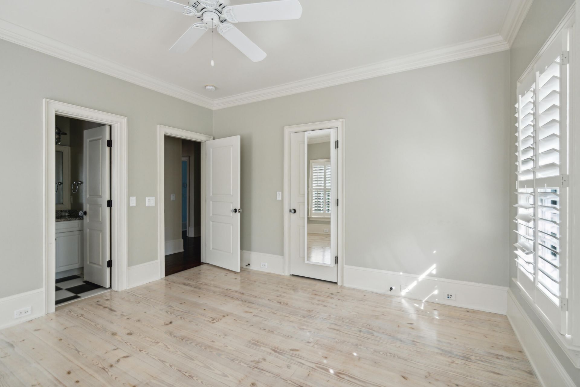 221 King George Street Photo 51