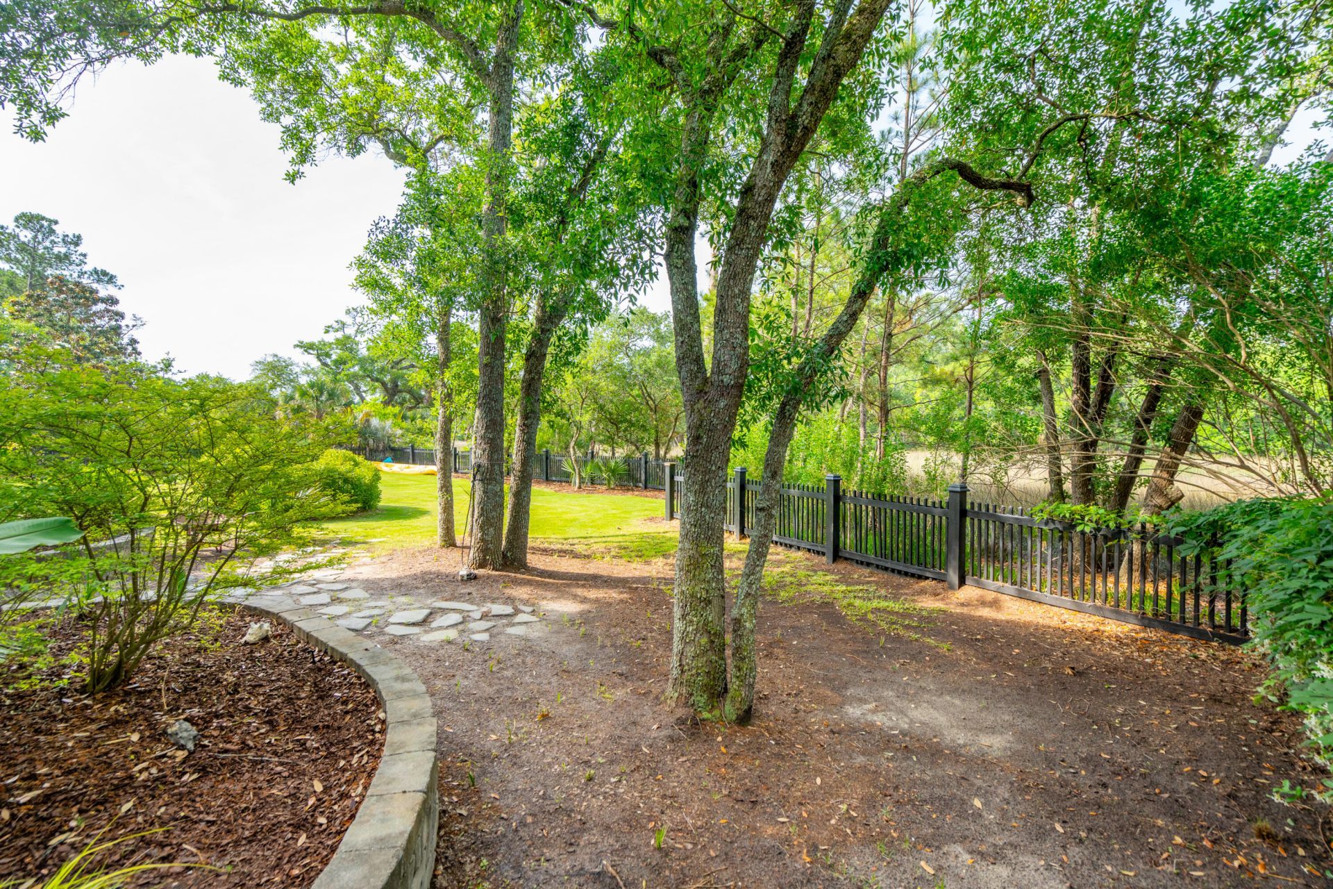 221 King George Street Photo 87