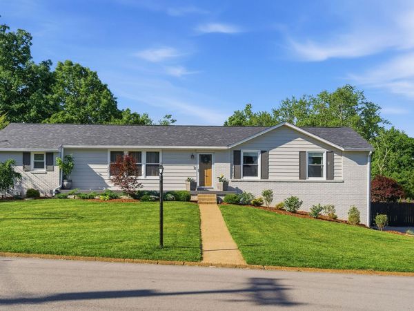 6305 Saint Henry Dr , Nashville, TN 37205