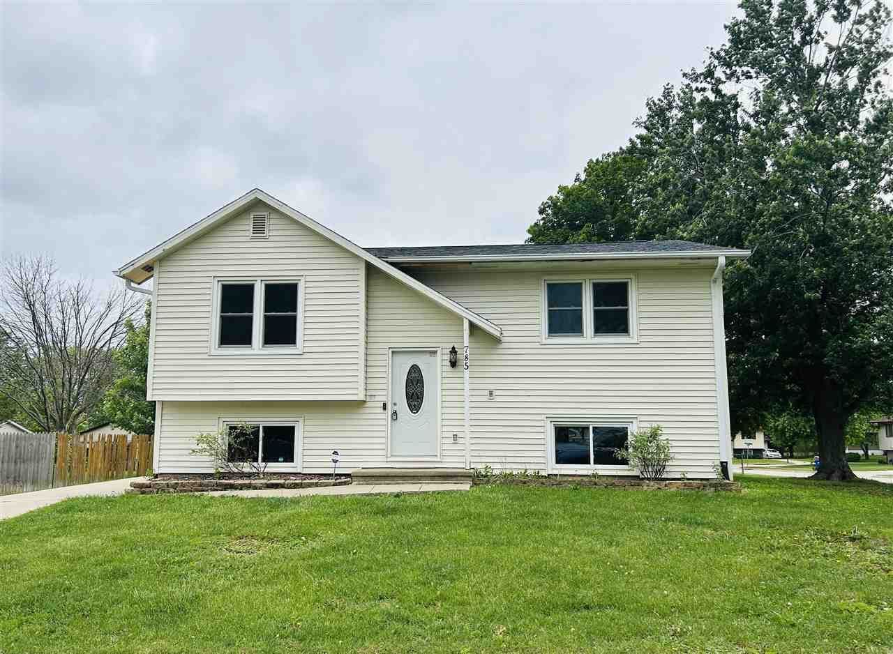 785 Prairie Ridge, North Liberty, IA 52333 Main Photo