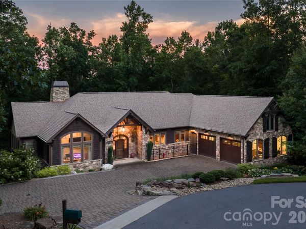 2 Cherokee Orchard Court, Fairview, NC 28730
