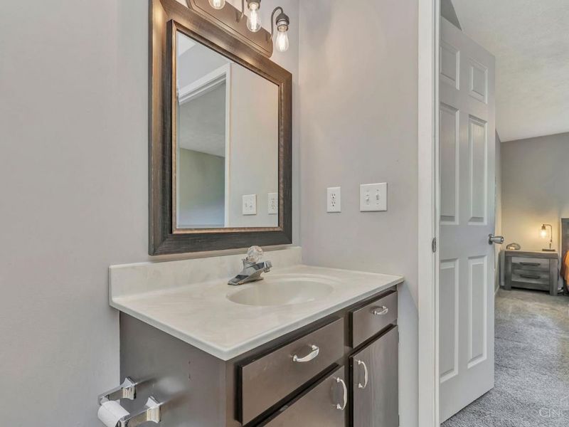 7230 Creekview Drive, Unit 11, Colerain Township, OH 45247 Photo 24