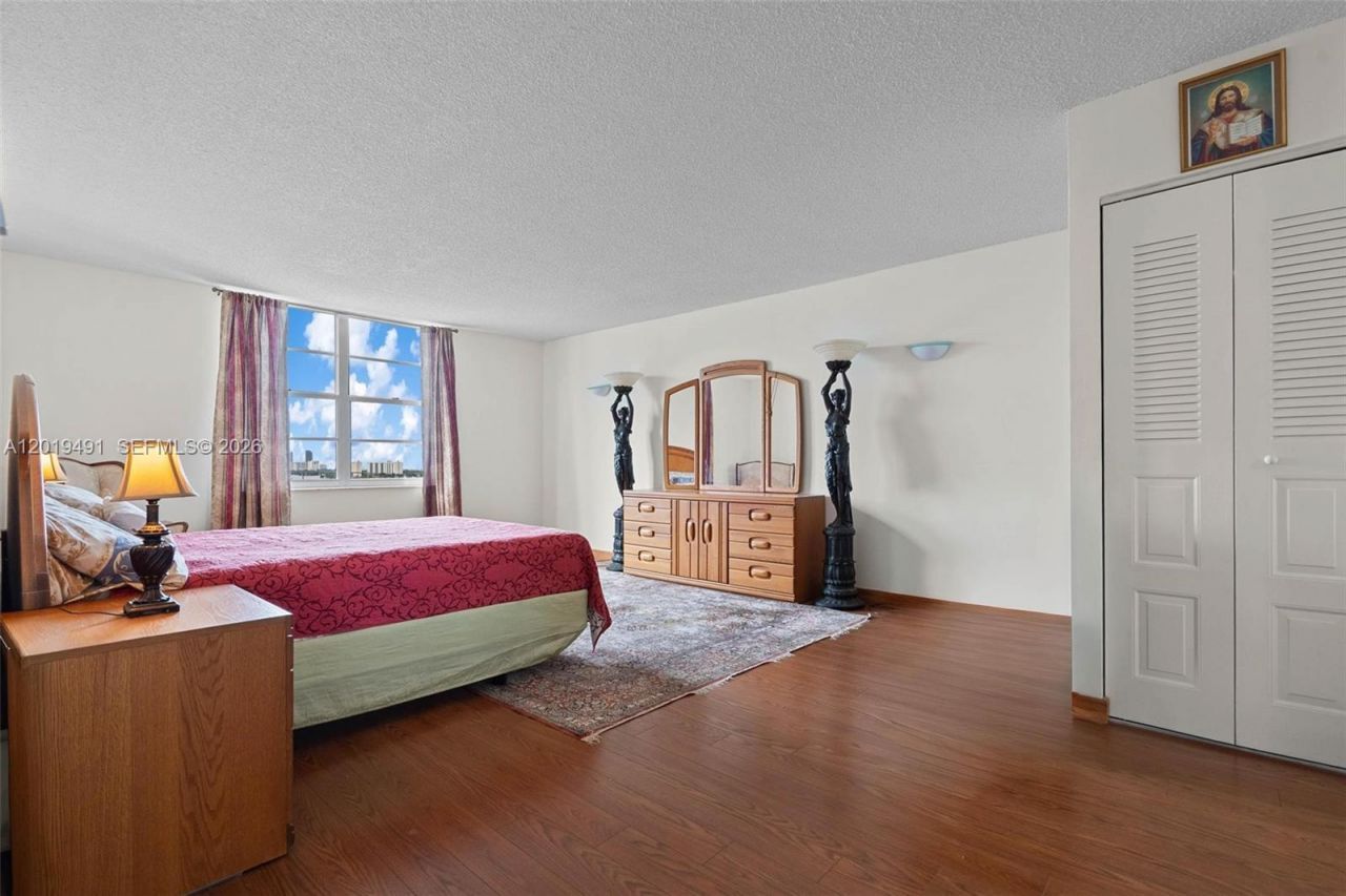 301 174 , Unit 1503, Sunny Isles Beach, FL 33160 Photo