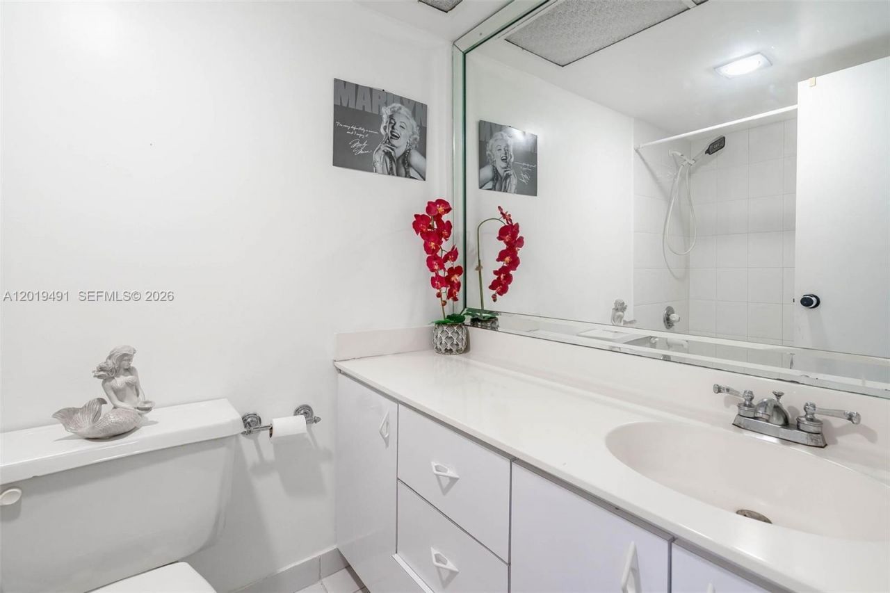 301 174 , Unit 1503, Sunny Isles Beach, FL 33160 Photo
