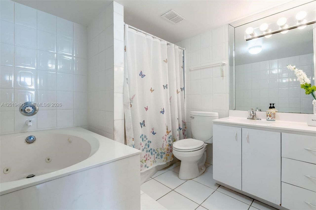 301 174 , Unit 1503, Sunny Isles Beach, FL 33160 Photo