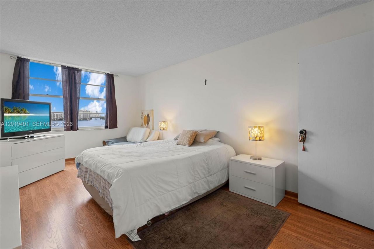 301 174 , Unit 1503, Sunny Isles Beach, FL 33160 Photo