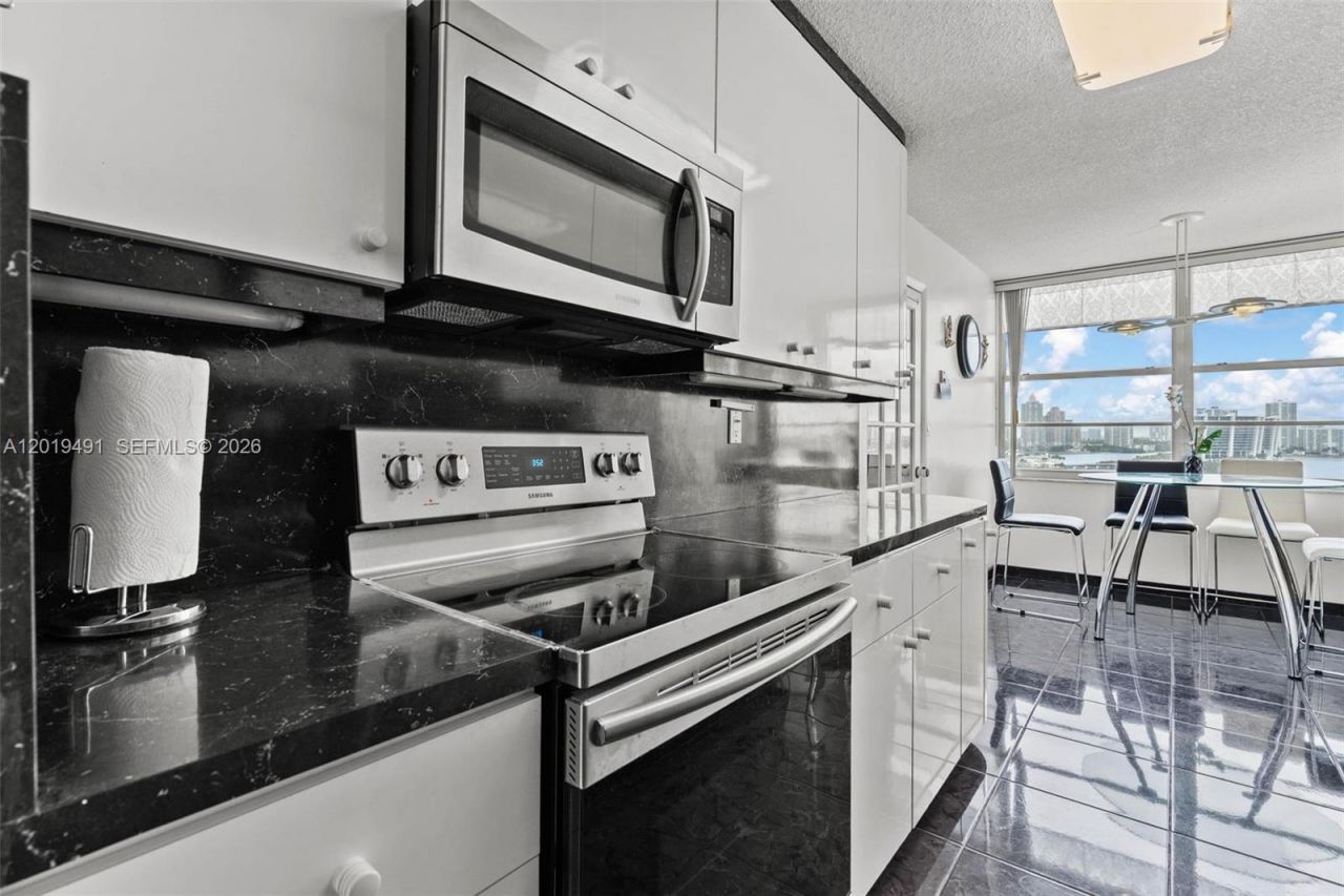 301 174 , Unit 1503, Sunny Isles Beach, FL 33160 Photo