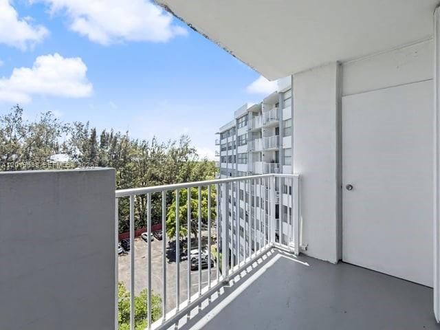 1300 NE Miami Gardens Dr , Unit 803E, Miami, FL 33179 Photo