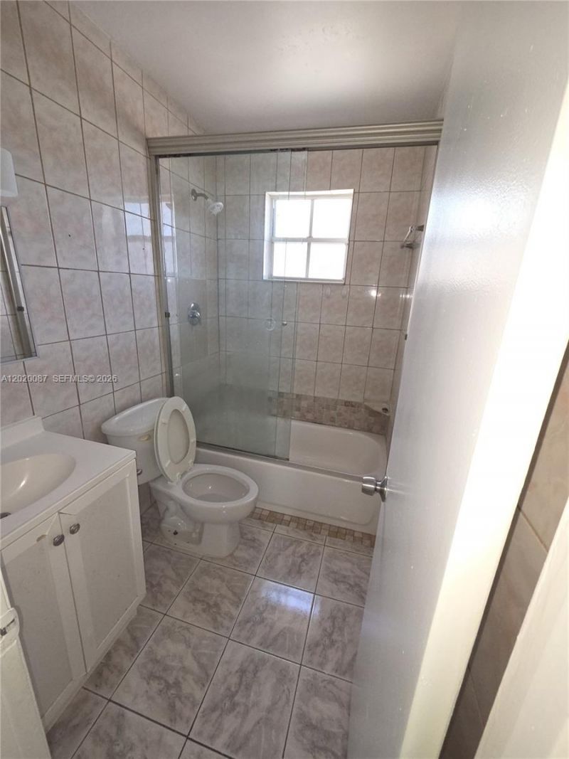 8886 SW 3rd St , Unit 204, Pembroke Pines, FL 33025 Photo