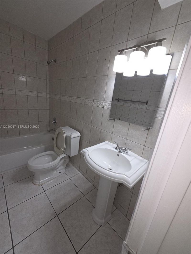 8886 SW 3rd St , Unit 204, Pembroke Pines, FL 33025 Photo