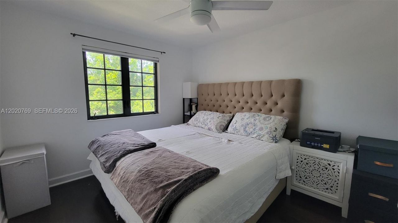 438 NE 194th Ter, Unit 438, Miami, FL 33179 Photo