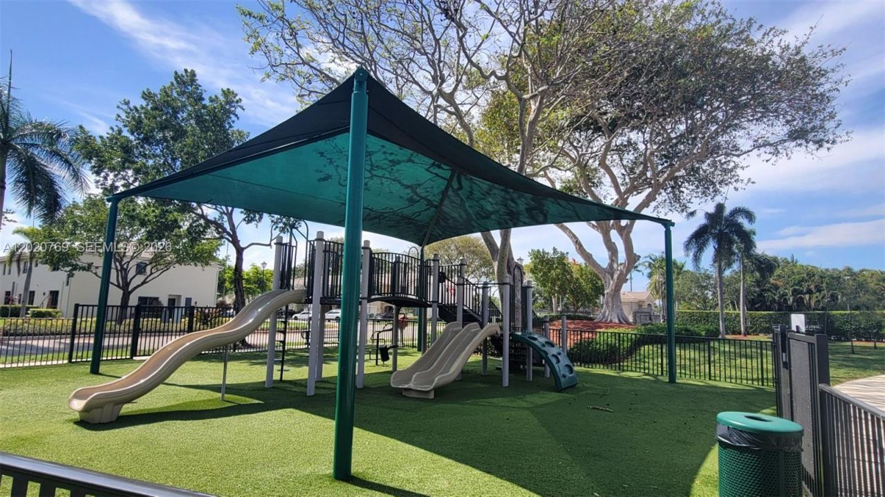 438 NE 194th Ter, Unit 438, Miami, FL 33179 Photo