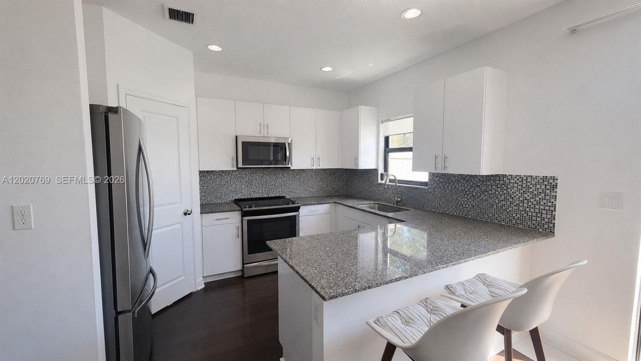 438 NE 194th Ter, Unit 438, Miami, FL 33179 Photo