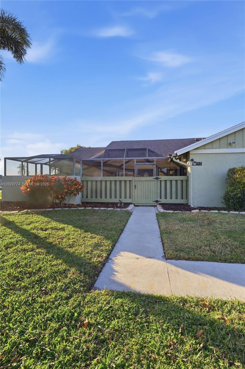 5694 Northpointe Ln , Boynton Beach, FL 33437 Photo