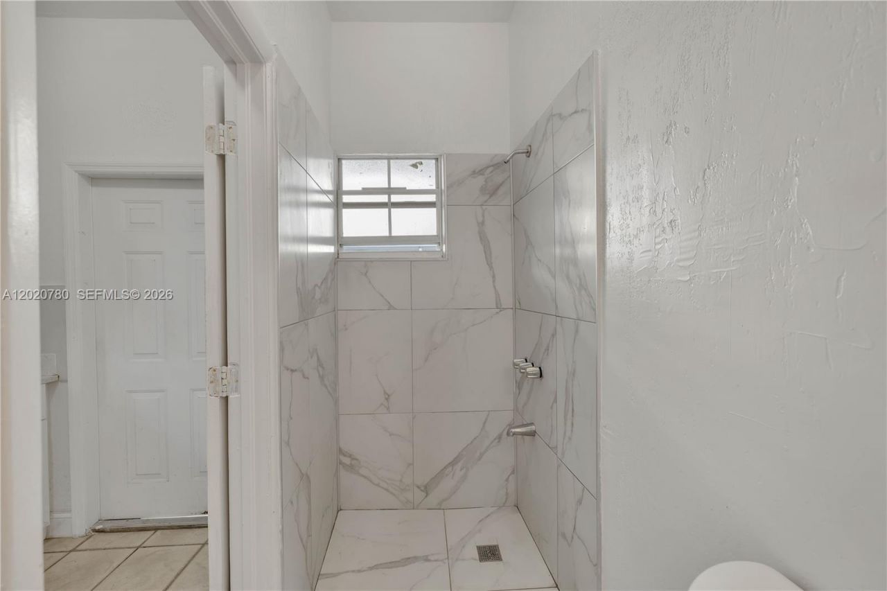536 NW 25th Ave , Unit C, Miami, FL 33125 Photo
