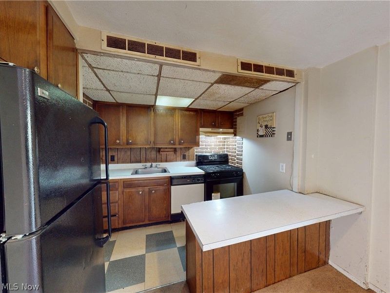 1651 Mentor Avenue, Unit 808, Painesville, OH 44077 Photo 8