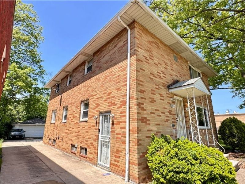 1434 E 222nd Street, Euclid, OH 44117 Photo 2