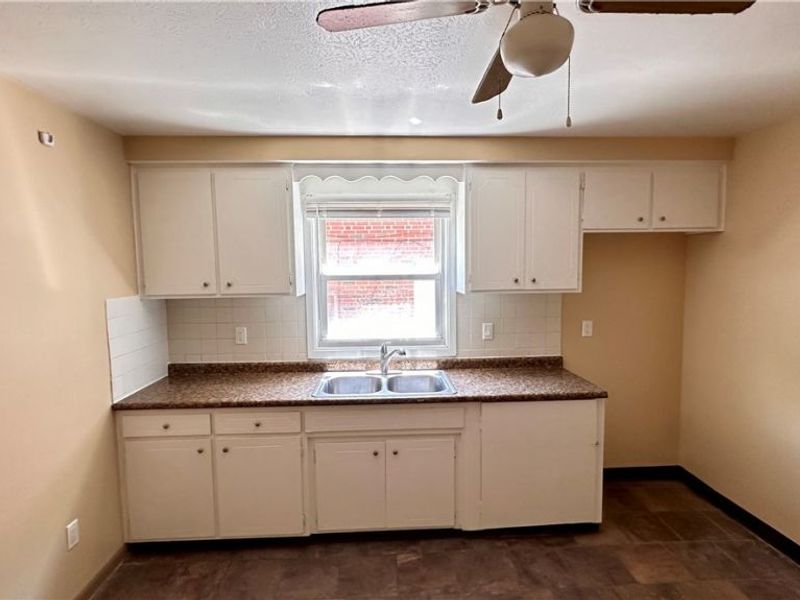 1434 E 222nd Street, Euclid, OH 44117 Photo 9