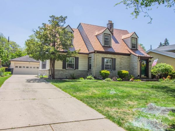 12209 Cathedral AVENUE, Wauwatosa, WI 53226