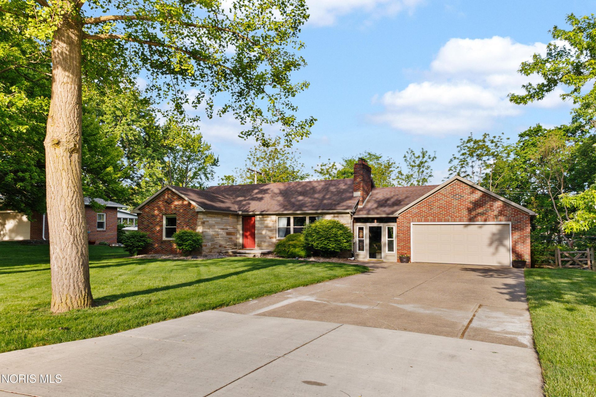 604 Valley Drive, Rossford, OH 43460 Main Photo