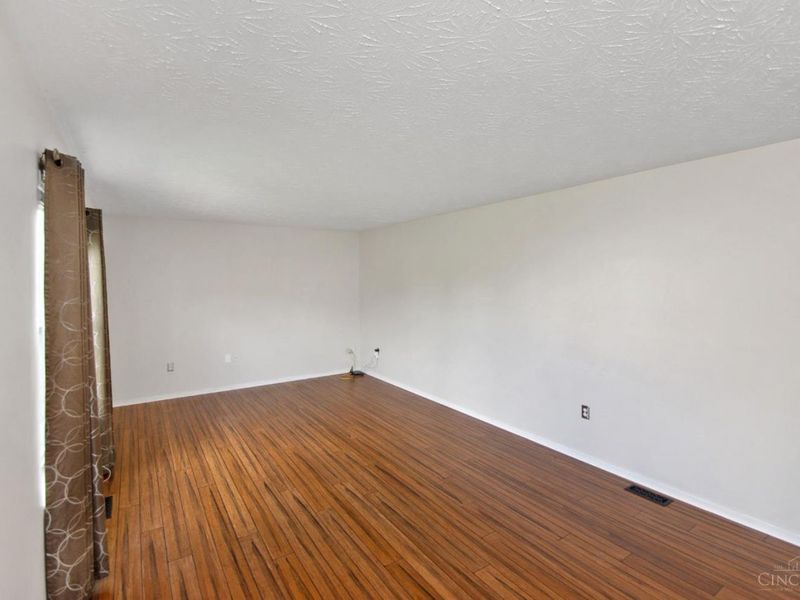 6067 Weber Oaks Drive, Miami Twp, OH 45140 Photo 12