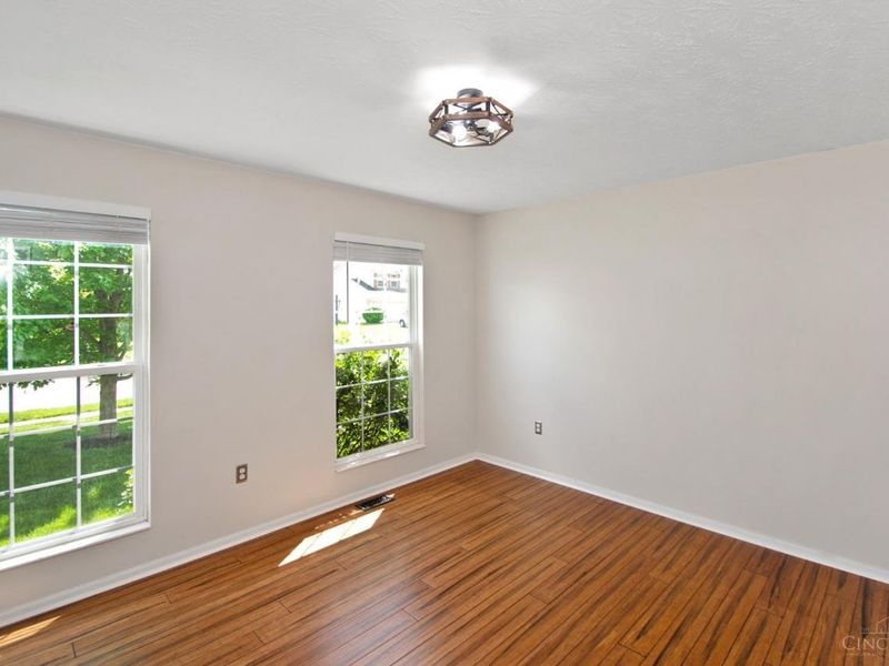 6067 Weber Oaks Drive, Miami Twp, OH 45140 Photo 4