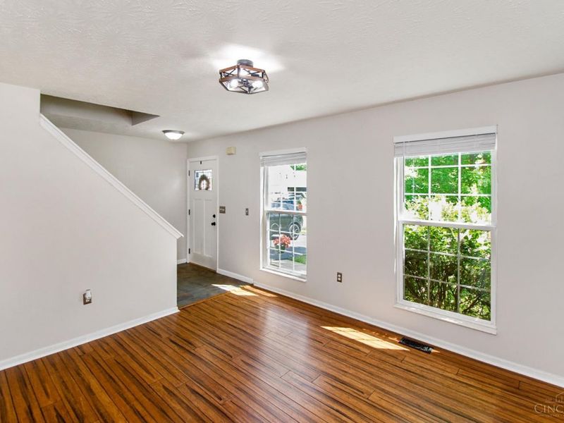6067 Weber Oaks Drive, Miami Twp, OH 45140 Photo 5
