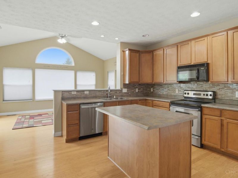 8332 Misty Shore Drive, West Chester, OH 45069 Photo 18
